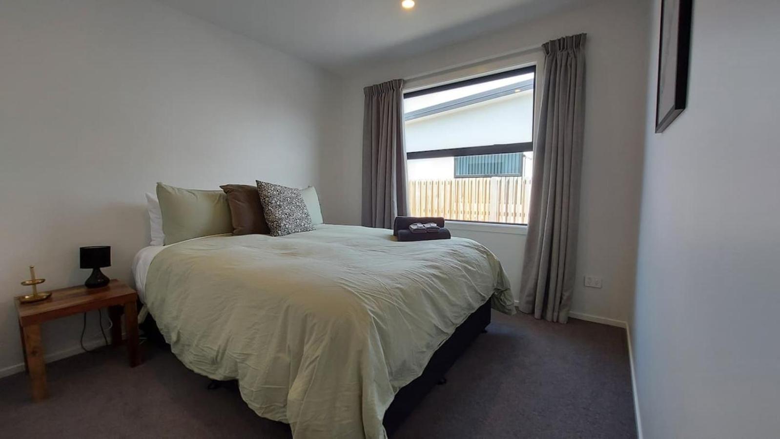 Sleek Suite By The Sand 2-Bedroom Dunedin Exterior photo