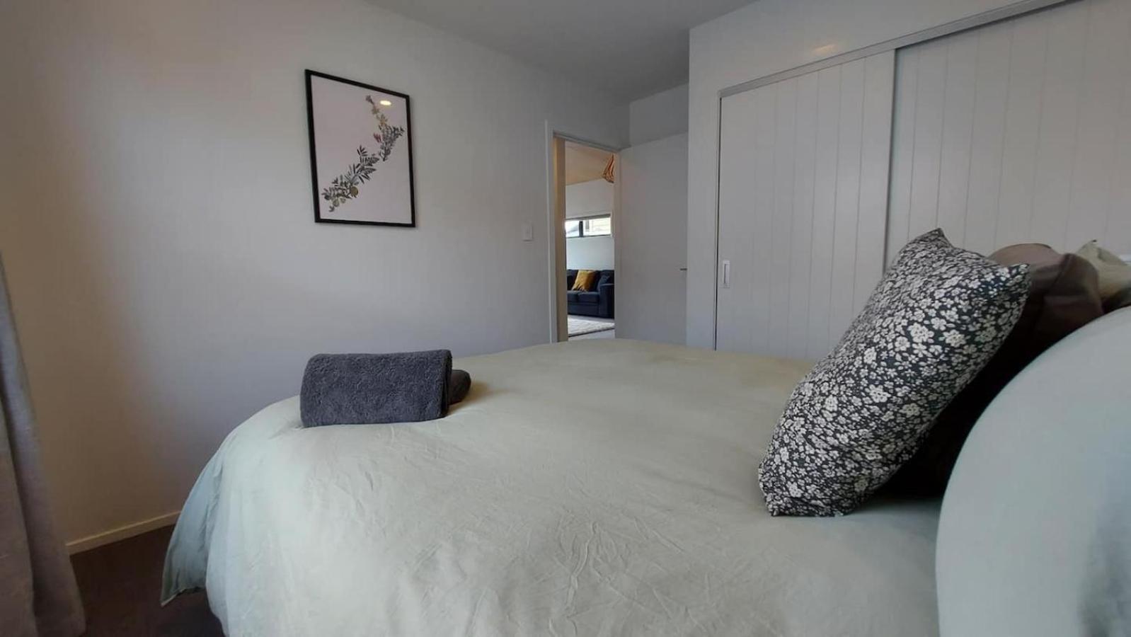 Sleek Suite By The Sand 2-Bedroom Dunedin Exterior photo
